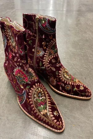 EMBROIDERED BOOTS MELINA