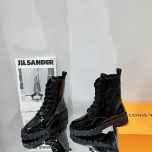 High Quality  LUV BOOTS 006