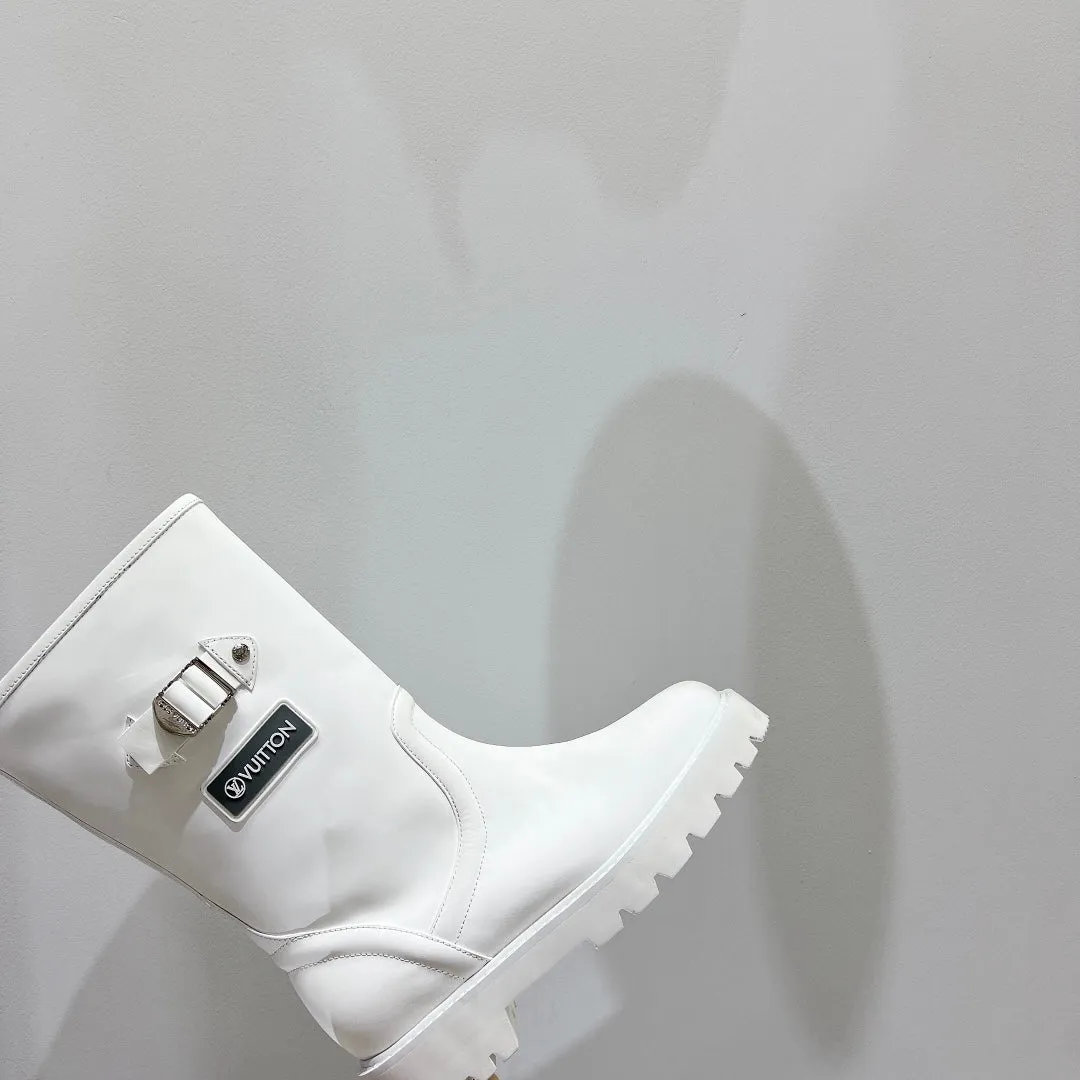 High Quality  LUV BOOTS 014
