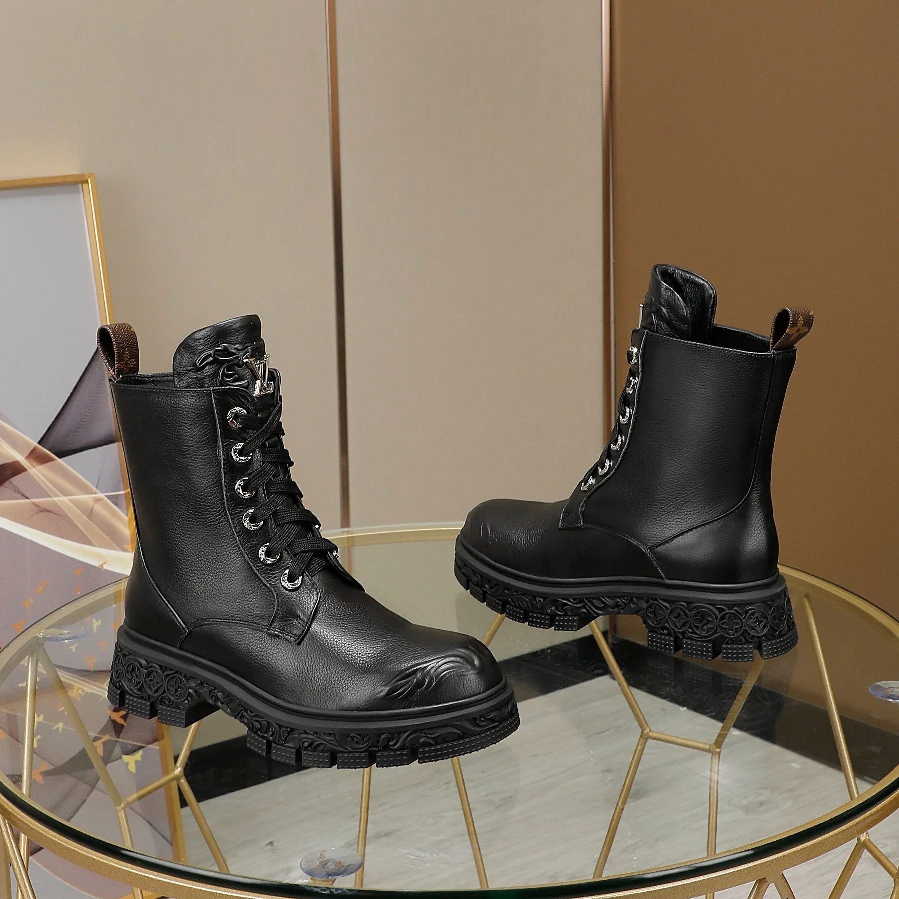 High Quality  LUV BOOTS 036