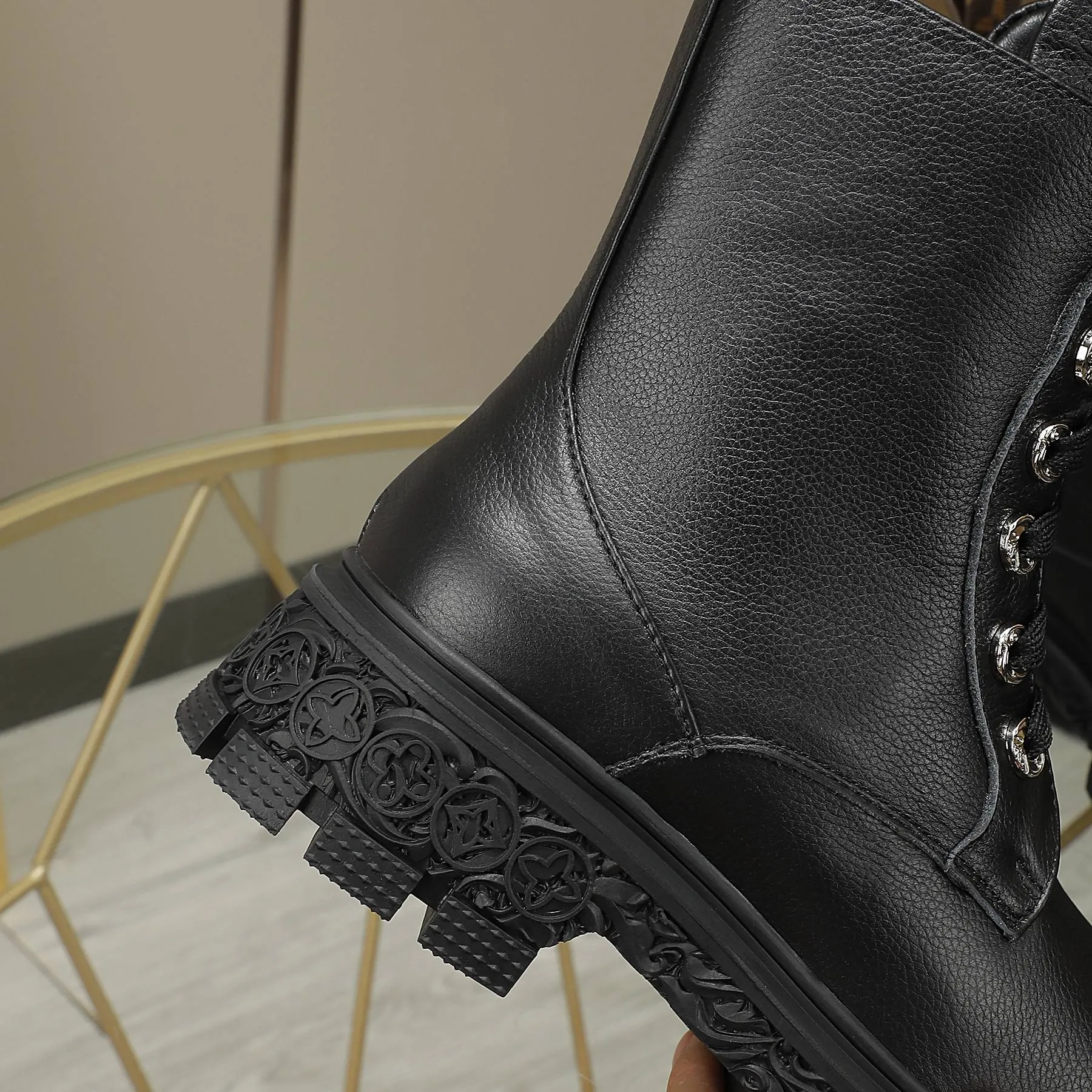 High Quality  LUV BOOTS 036