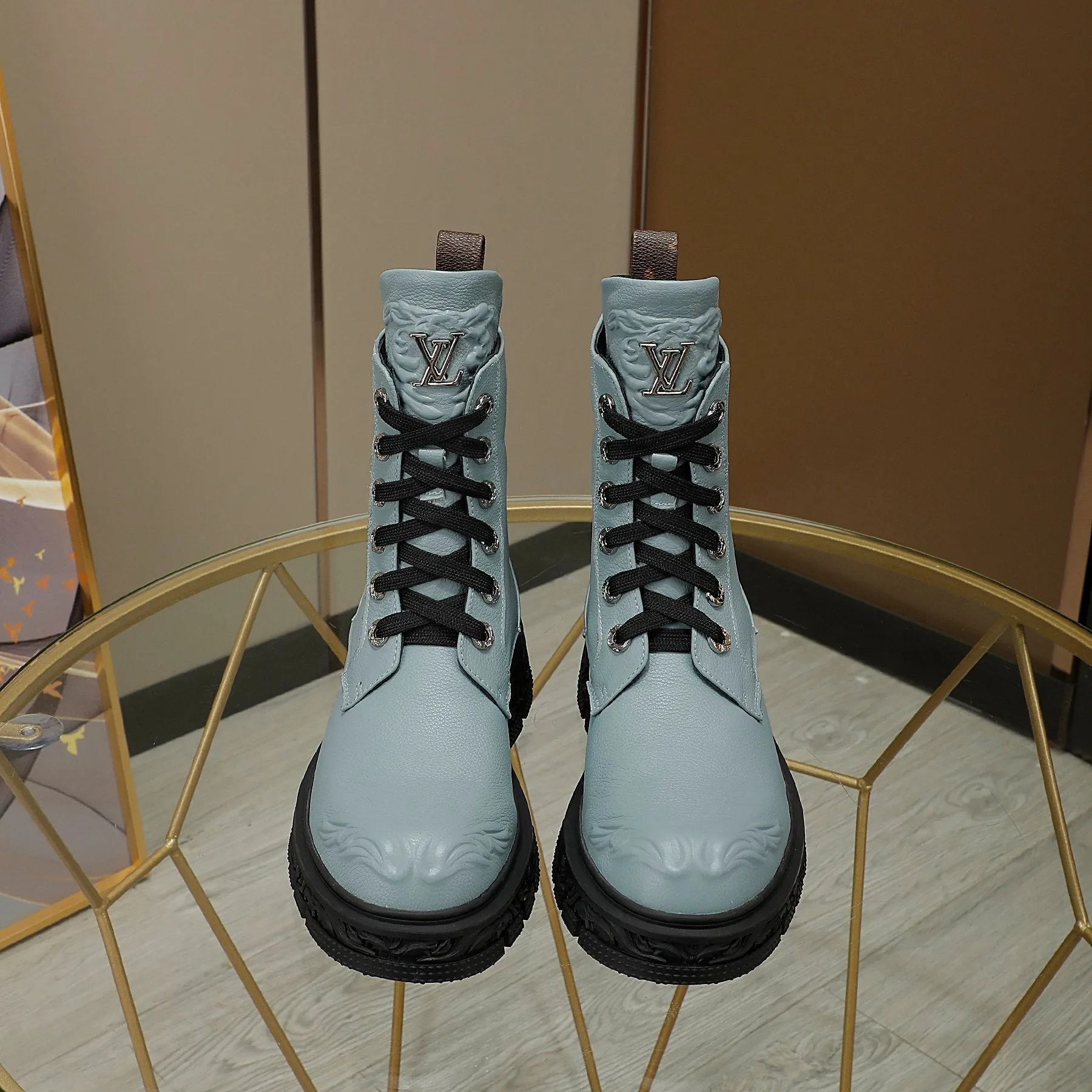 High Quality  LUV BOOTS 037