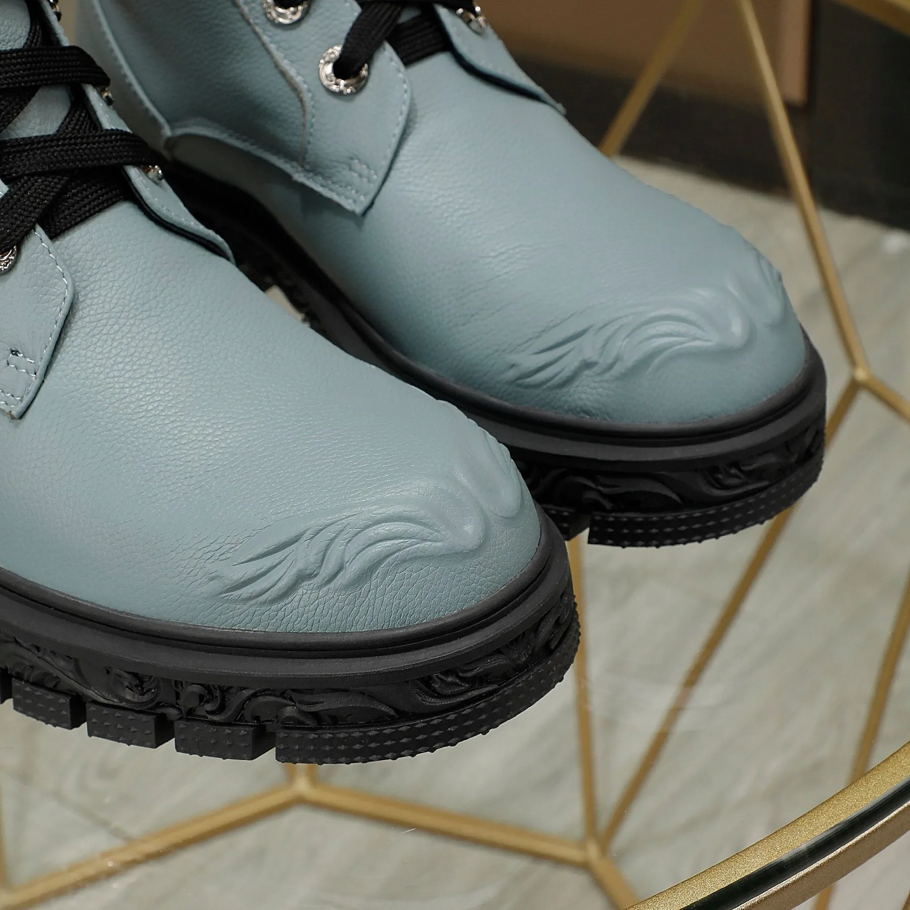 High Quality  LUV BOOTS 037