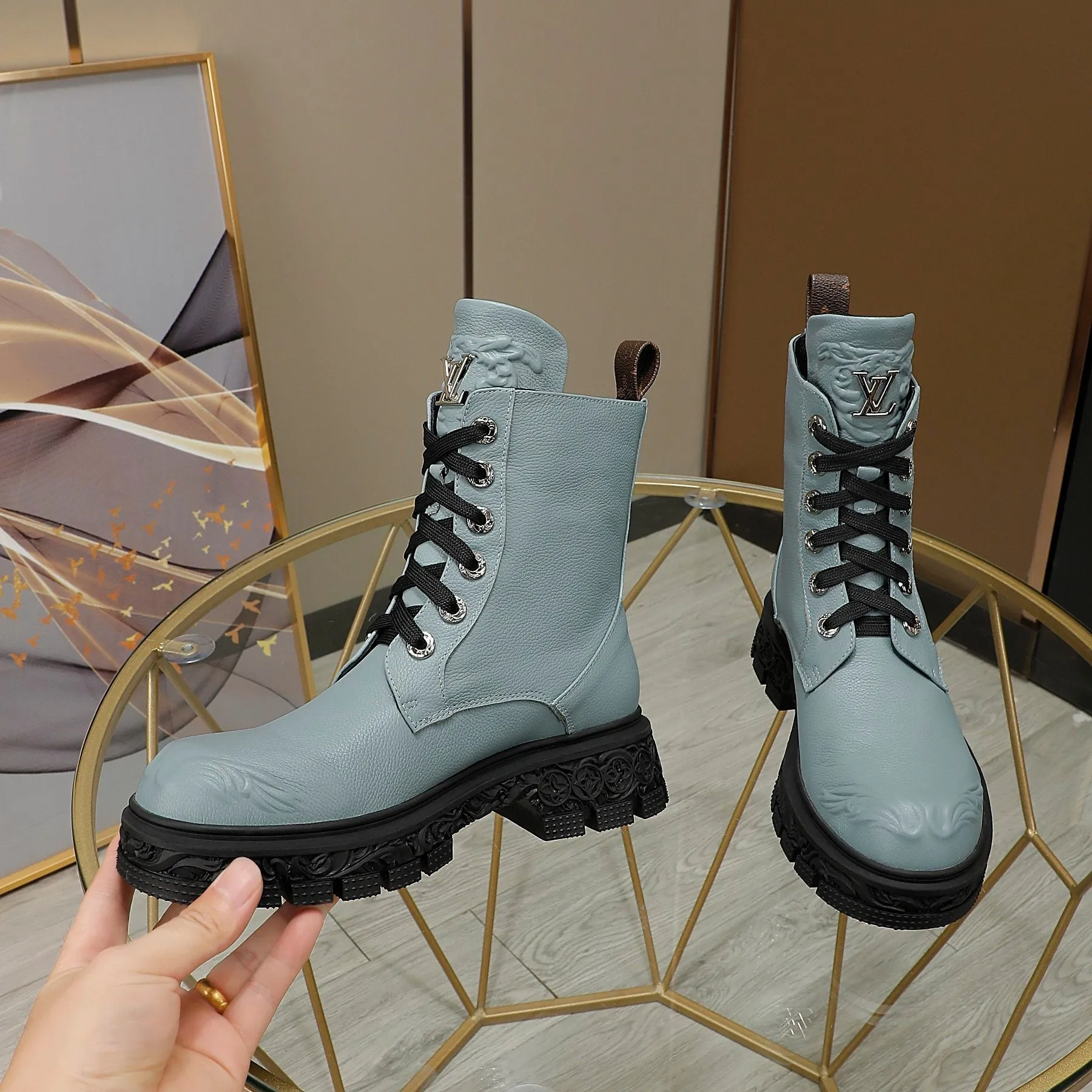 High Quality  LUV BOOTS 037