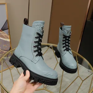 High Quality  LUV BOOTS 037