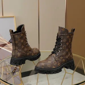 High Quality  LUV BOOTS 039
