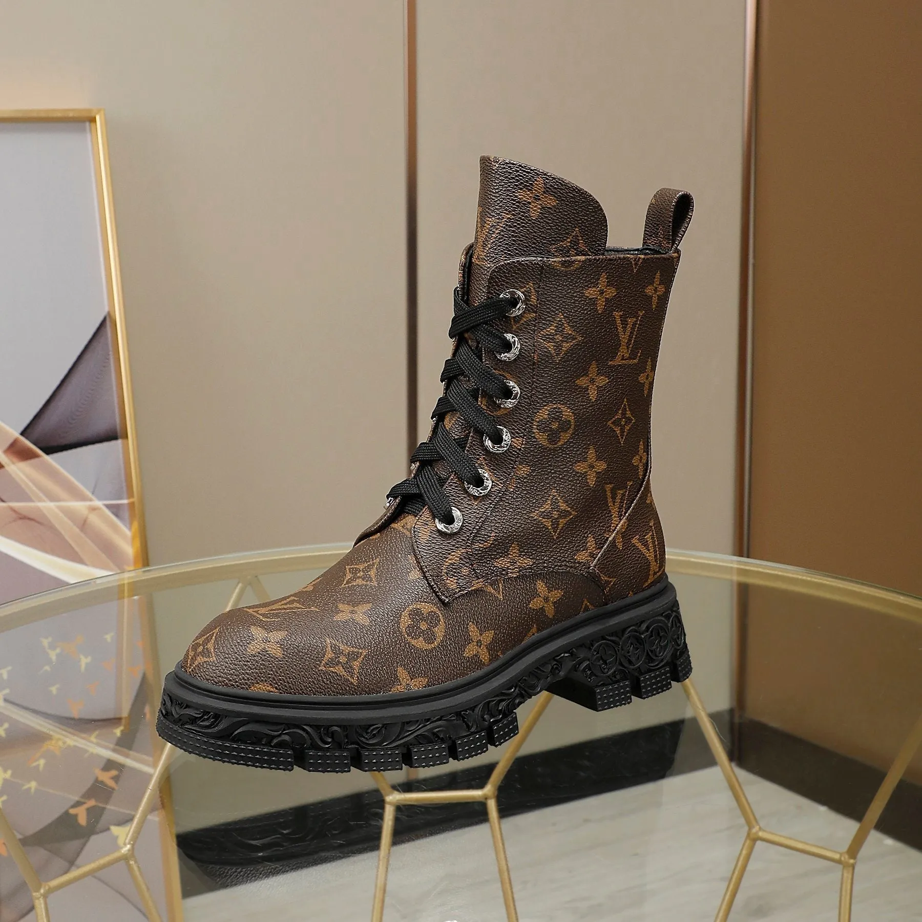 High Quality  LUV BOOTS 039